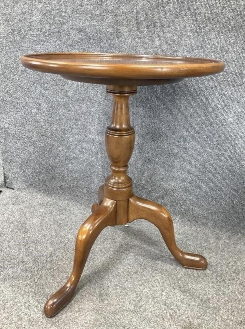 Henkel Harris Mahogany Plant Stand | Vintage Pie Crust Accent Table