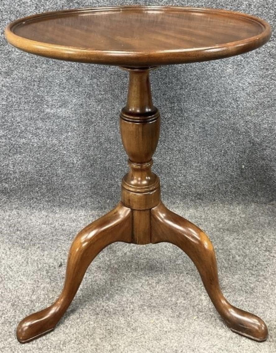 Henkel Harris Mahogany Plant Stand | Vintage Pie Crust Accent Table