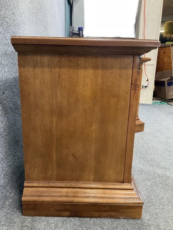 Vintage Stanley Regency Nightstands – Solid Wood Bedside Tables, Brass Hardware