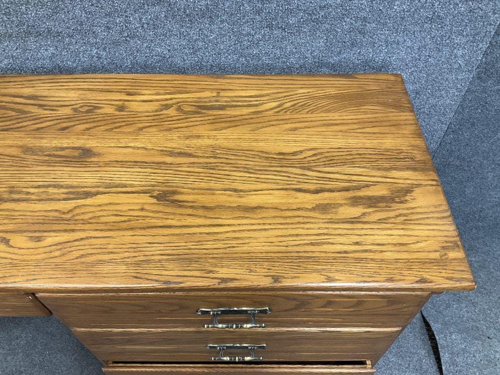 Vintage 1980s Oak Kneehole Desk – Traditional Solid Wood Writing Desk