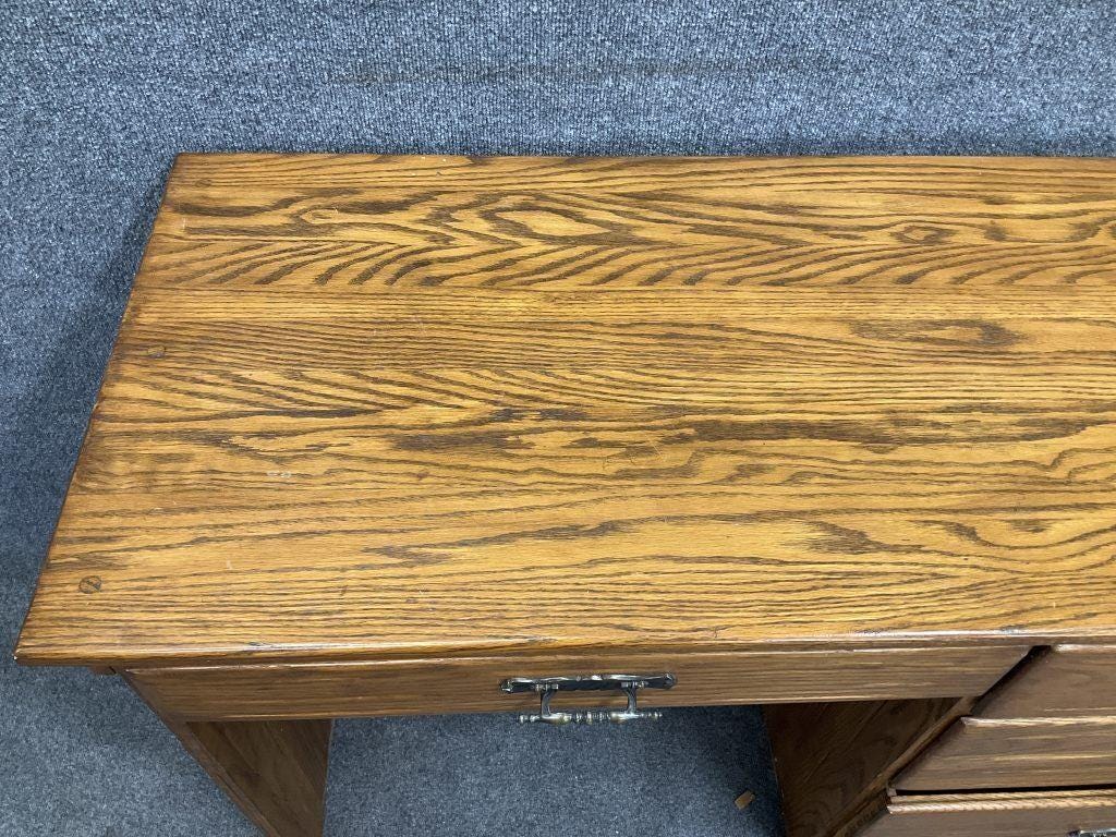 Vintage 1980s Oak Kneehole Desk – Traditional Solid Wood Writing Desk