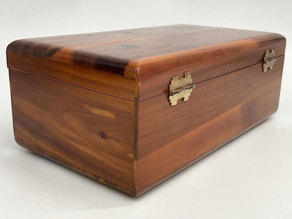 Vintage Lane Mini Cedar Chest – 1960s Keepsake Box, Gamburg's Furniture