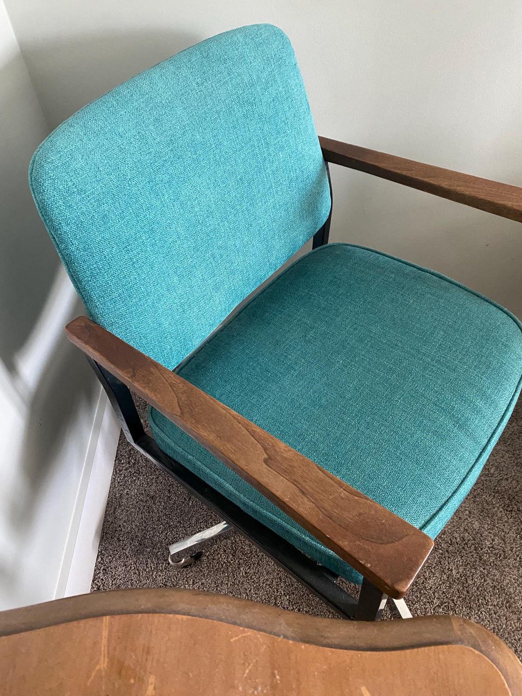 Vintage Mid Century Office Chair – Teal Tweed, Walnut Arms, Swivel Desk Chair