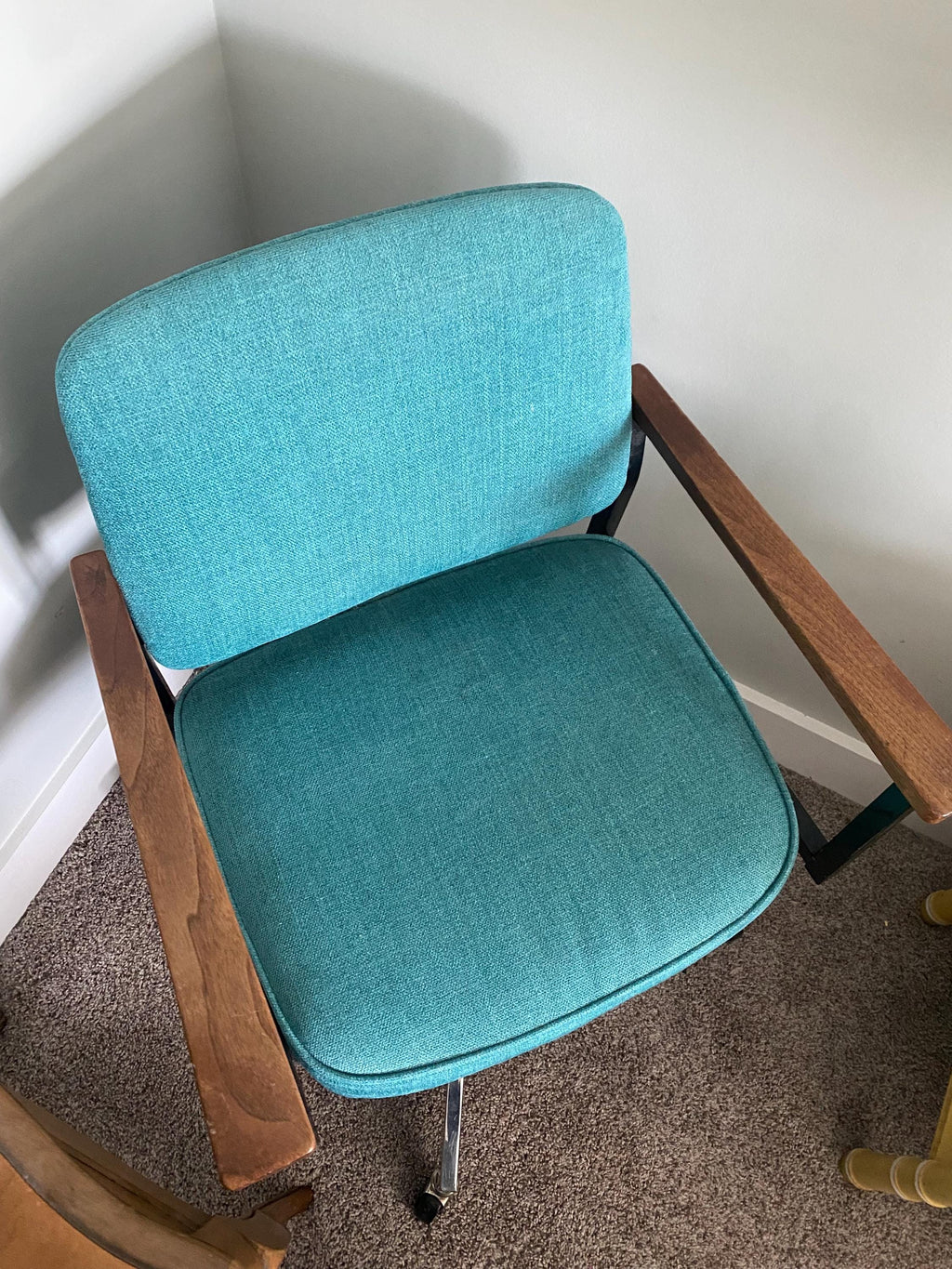 Vintage Mid Century Office Chair – Teal Tweed, Walnut Arms, Swivel Desk Chair