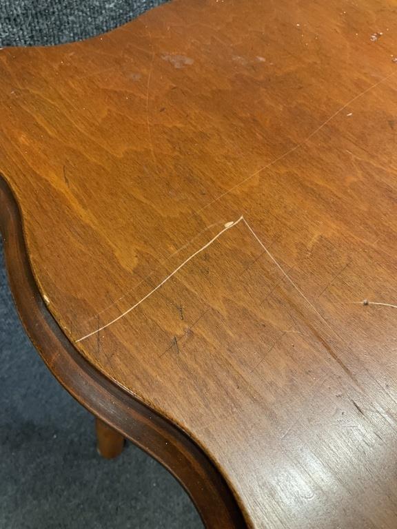 Vintage Maple Dining Table with Two Leaves – Traditional Farmhouse Kitchen Table – Small Expandable Dinette