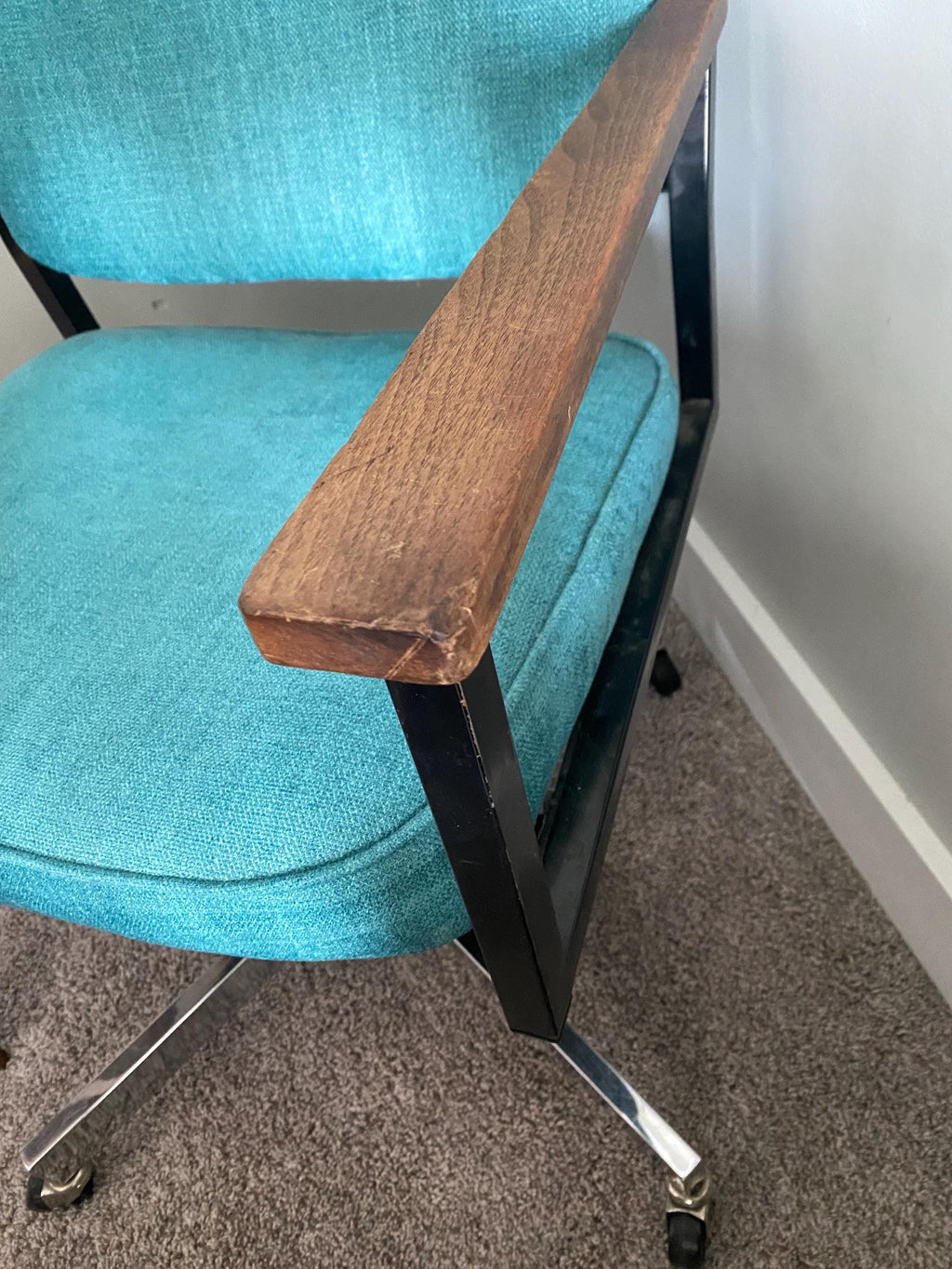 Vintage Mid Century Office Chair – Teal Tweed, Walnut Arms, Swivel Desk Chair