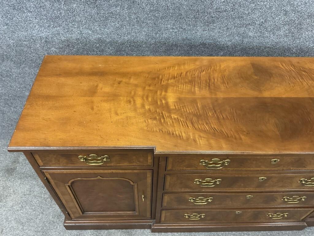 Vintage Henredon Burled Walnut Breakfront Sideboard | 18th Century Style Buffet Cabinet | Traditional Dining Storage | Solid Wood Credenza