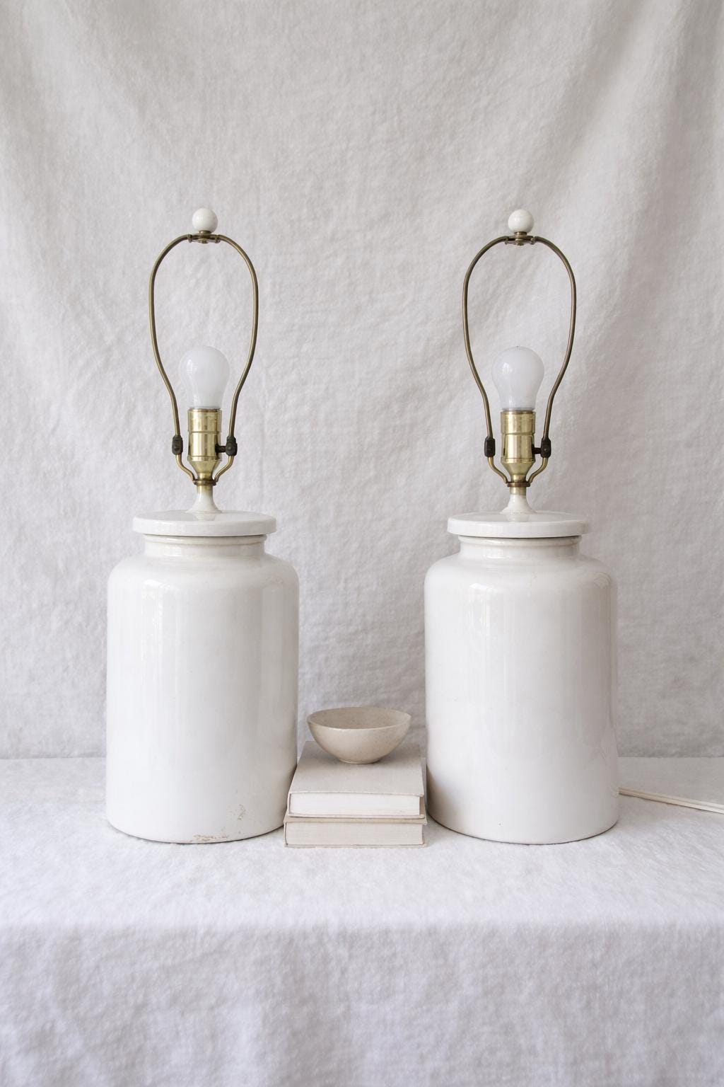 Vintage White Ceramic Table Lamps, Pair, Mid Century Modern Minimalist Lamps, Neutral Coastal Lighting, Bedside Lamp Set