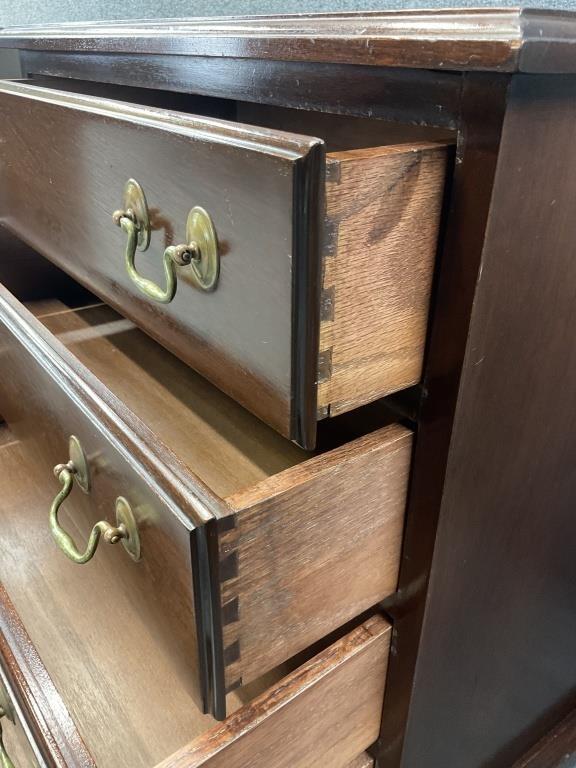 Vintage Caro-Craft Mahogany Nightstands – Matching Pair of Four-Drawer Bedside Chests, Brass Hardware, American Colonial Revival Furniture